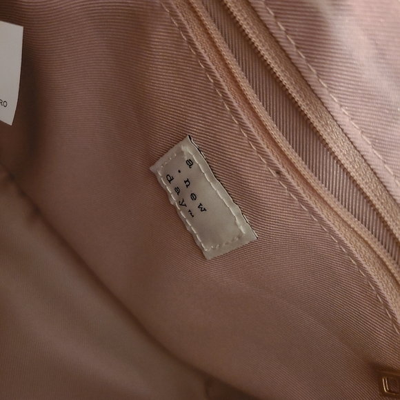 A New Day Pink Purse - Picture 9 of 10